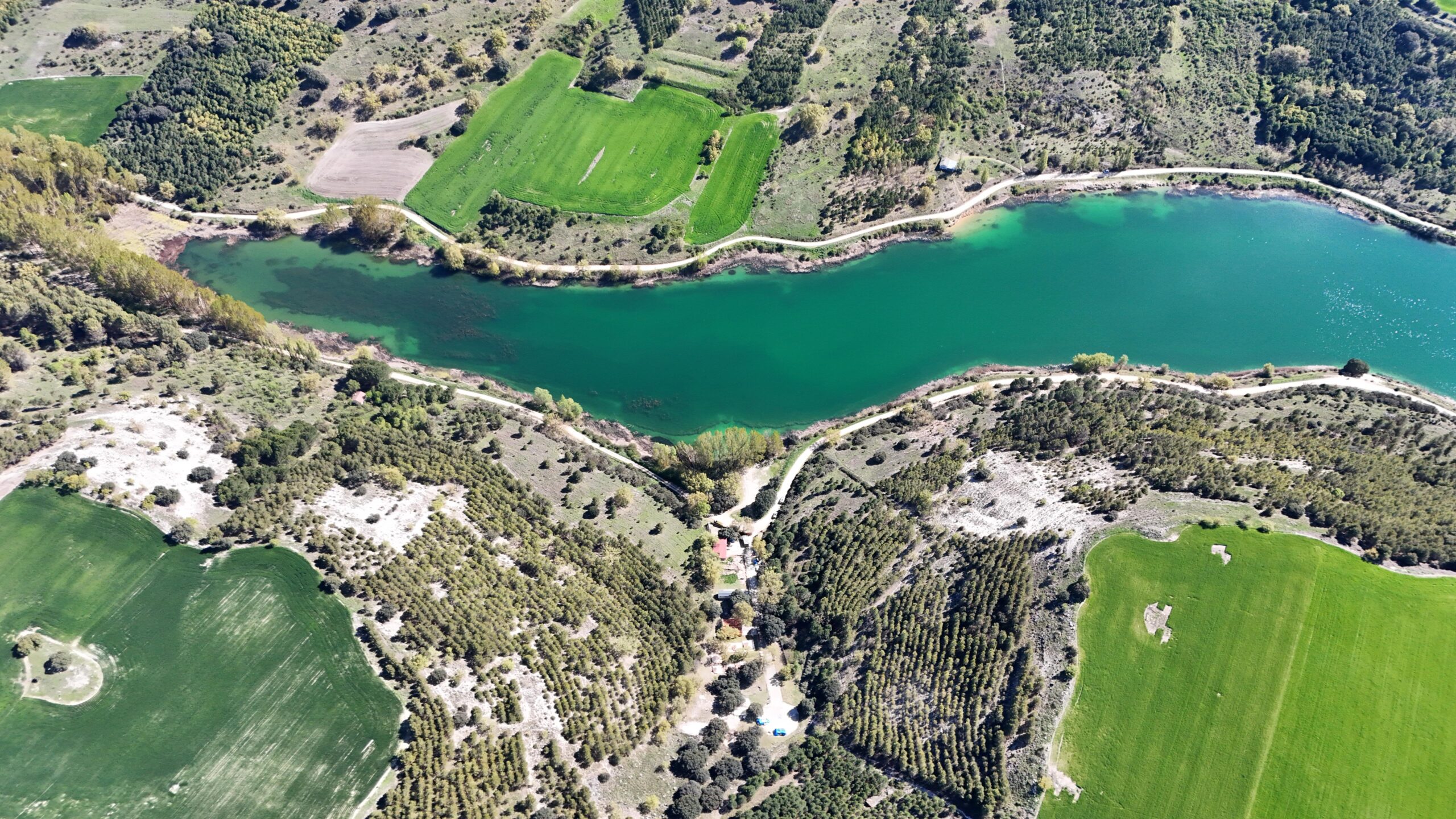 imagen aérea complejo esgueva glamping Valladolid